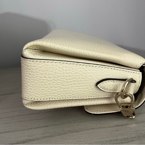 Gucci Interlock Cream Crossbody Bag - Picture 5 of 9